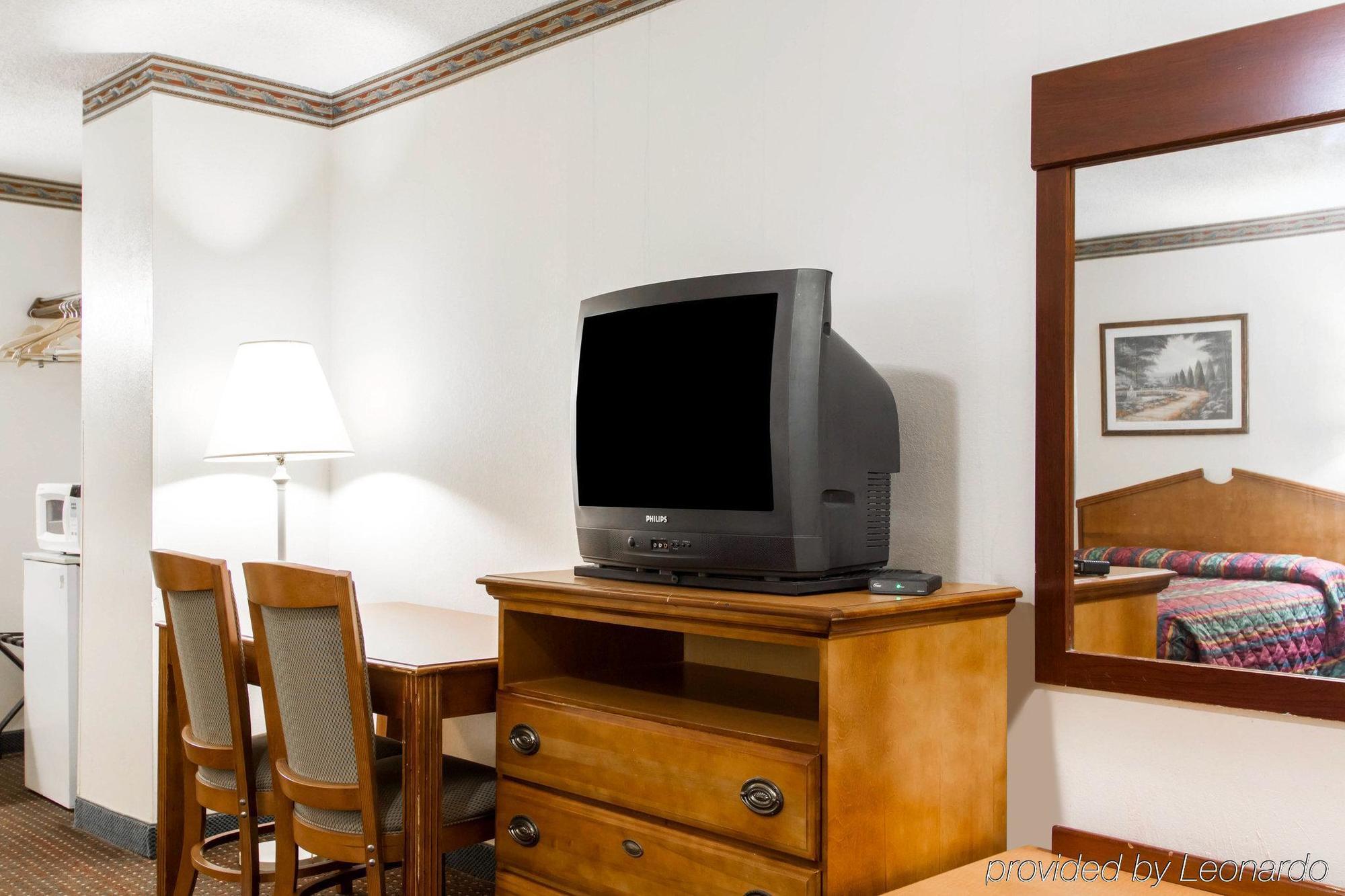 Americas Best Value Inn אופליקה מראה חיצוני תמונה