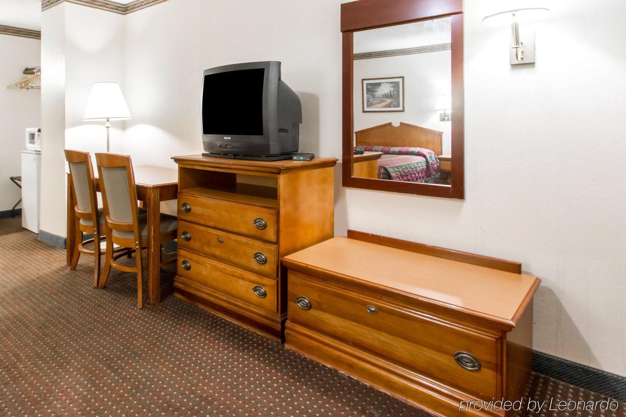 Americas Best Value Inn אופליקה מראה חיצוני תמונה