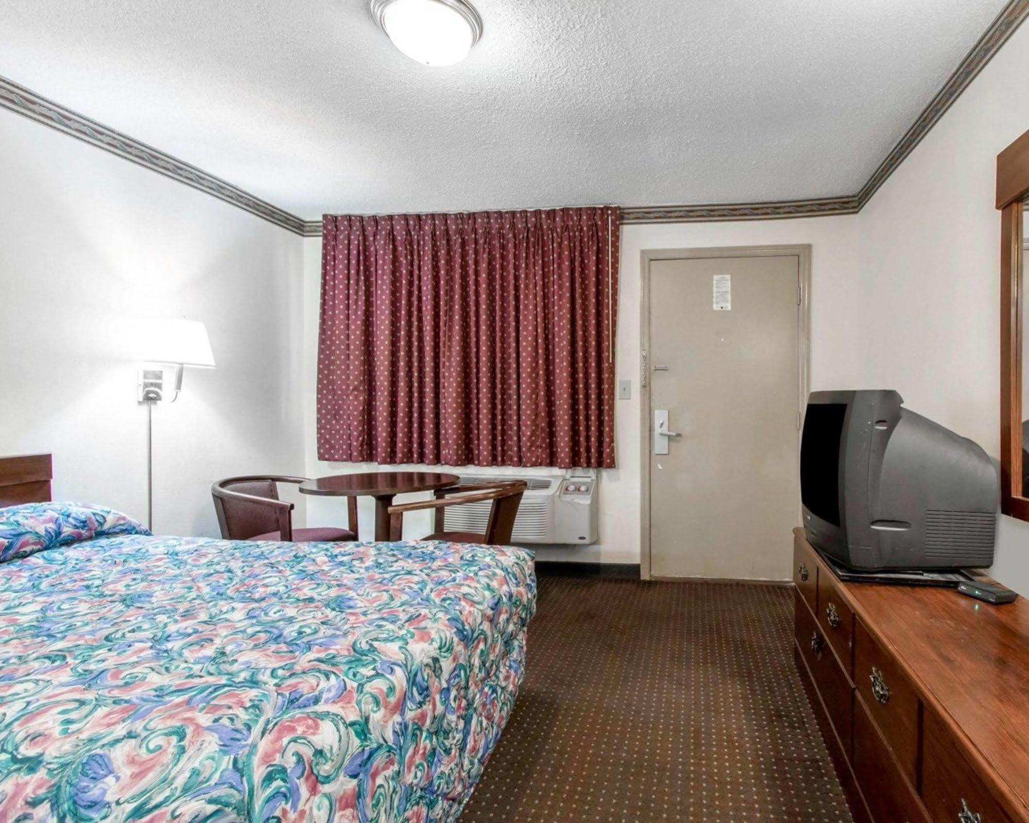 Americas Best Value Inn אופליקה מראה חיצוני תמונה