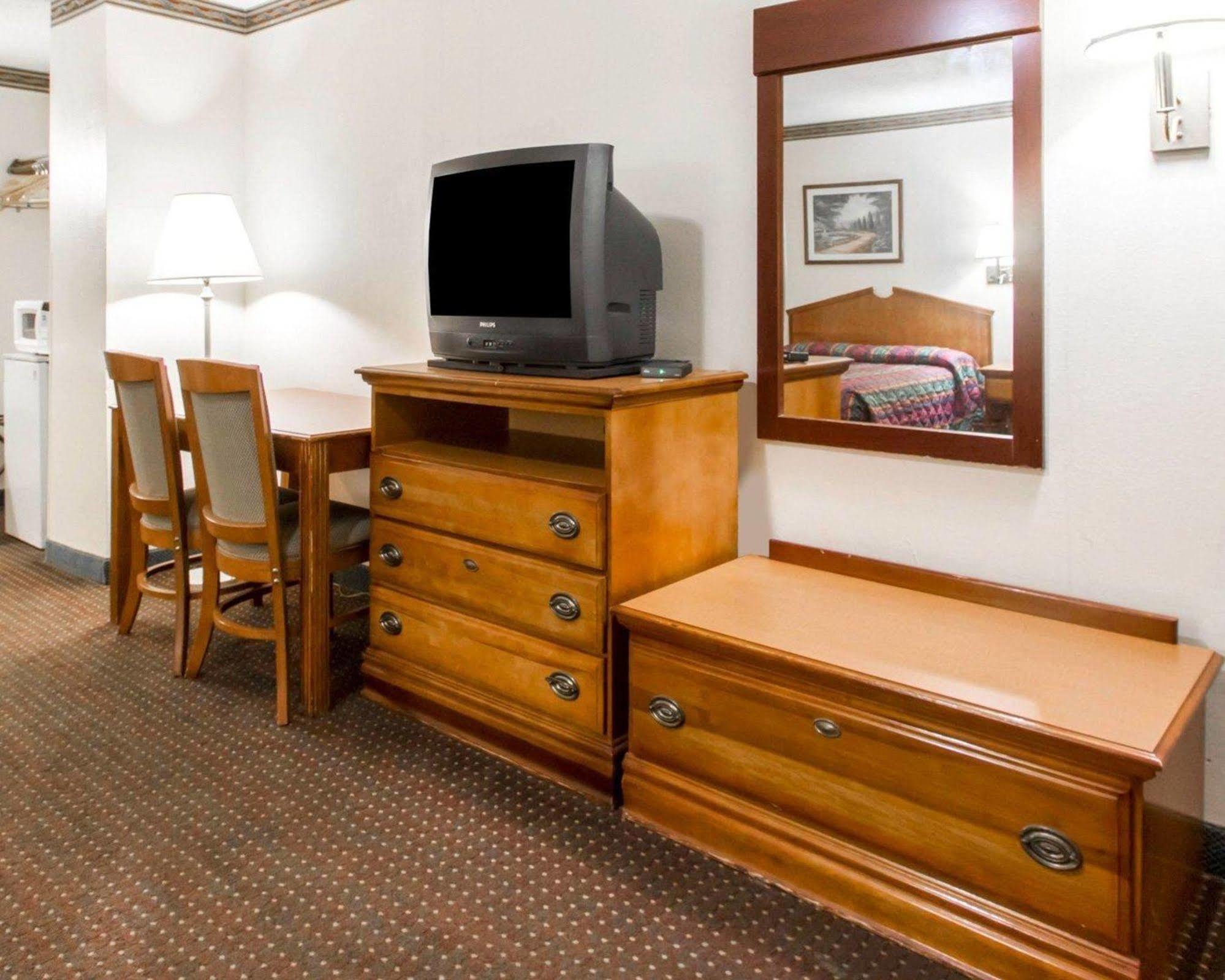 Americas Best Value Inn אופליקה מראה חיצוני תמונה